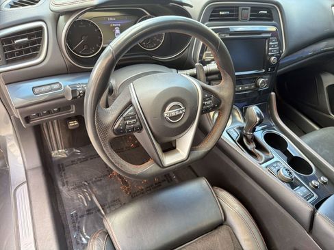 Used 2023 Nissan Maxima SR w/ Sport Mat Group FWD image 4