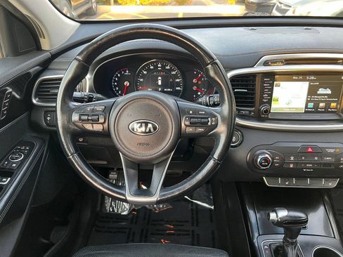 Used 2016 Kia Sorento SX FWD image 38