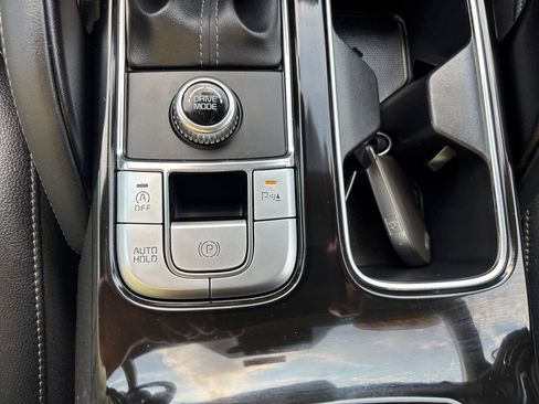 Used 2024 Kia Telluride EX w/ EX Captain's Chair Package FWD image 25