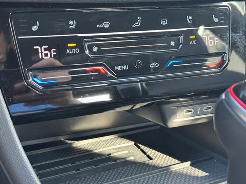 Used 2025 Volkswagen Jetta GLI Autobahn FWD image 19