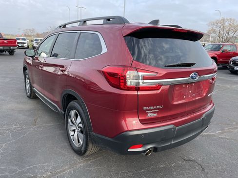 Used 2024 Subaru Ascent Premium w/ Convenience Package image 3