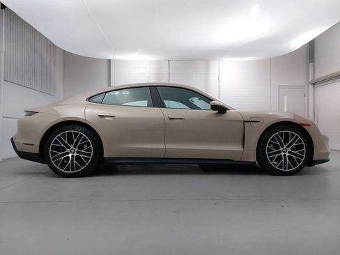 Used 2023 Porsche Taycan w/ Premium Package image 8