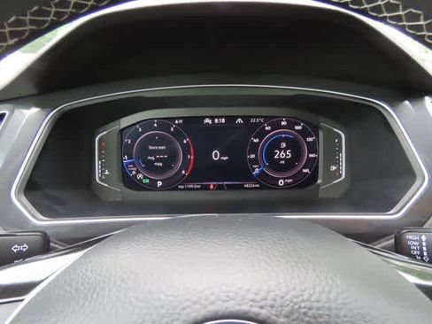 Used 2021 Volkswagen Tiguan SEL w/ 3rd Row Seat Package AWD/4WD image 28