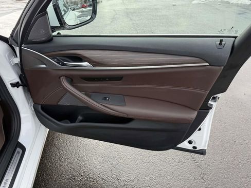 Used 2022 BMW 530i w/ Executive Package image 15