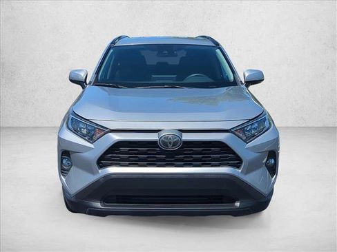 Used 2020 Toyota RAV4 XLE FWD image 2