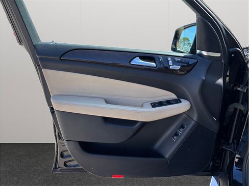 Used 2018 Mercedes-Benz GLS 450 4MATIC image 25