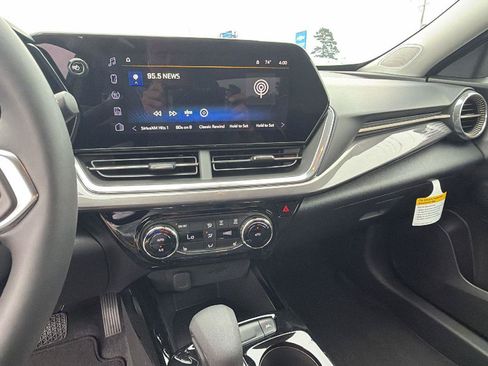 New 2026 Chevrolet Trax ACTIV w/ Driver Confidence Package FWD image 25