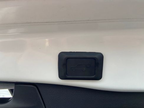 Used 2021 Toyota RAV4 XSE AWD/4WD image 17