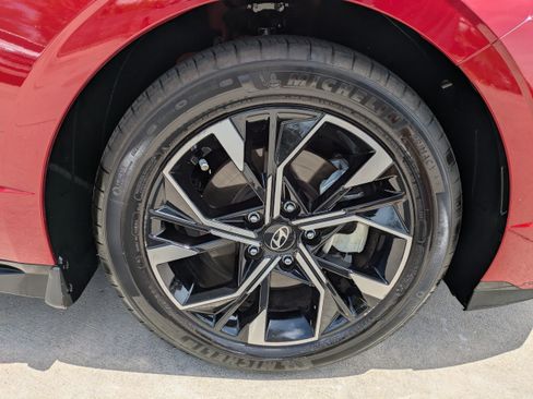 Certified 2024 Hyundai Sonata SEL FWD image 9