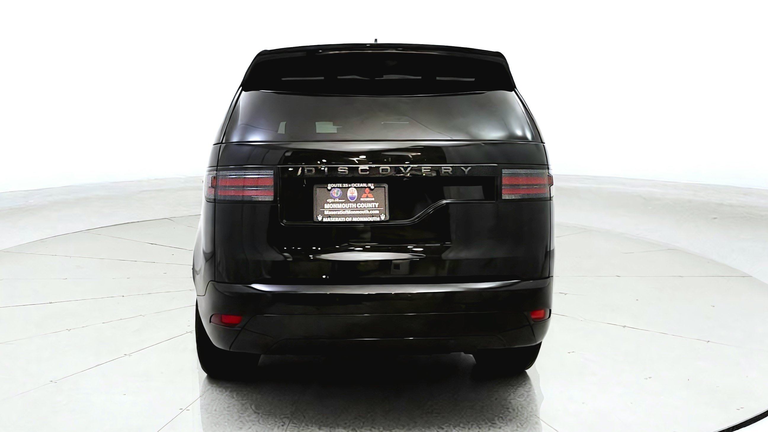 Used 2024 Land Rover Discovery Dynamic SE AWD/4WD image 6
