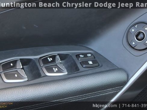 Used 2018 Hyundai Santa Fe SE image 10