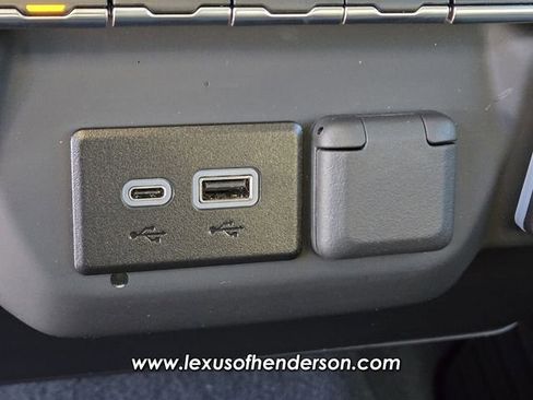 Used 2024 Chevrolet Silverado 1500 Custom image 26