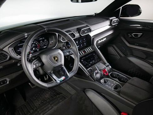 Used 2022 Lamborghini Urus image 20