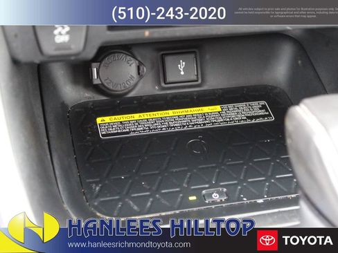 Used 2021 Toyota RAV4 XLE Premium image 25