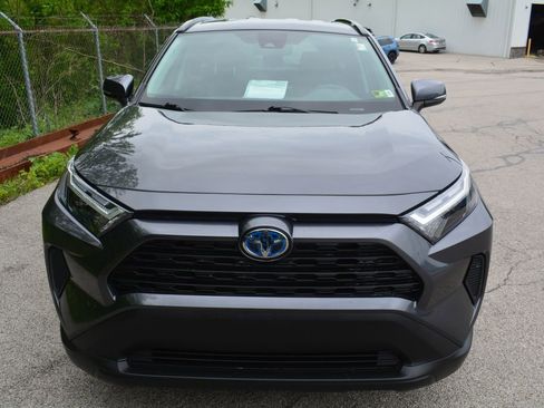 Used 2023 Toyota RAV4 XLE AWD/4WD image 2
