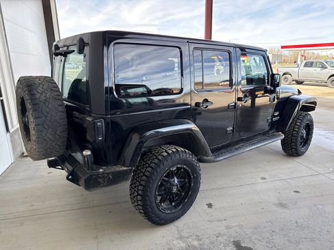 Used 2014 Jeep Wrangler Unlimited Sahara w/ Connectivity Group image 6
