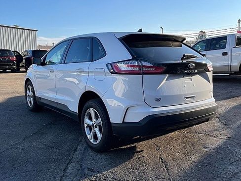 Used 2023 Ford Edge SE image 4