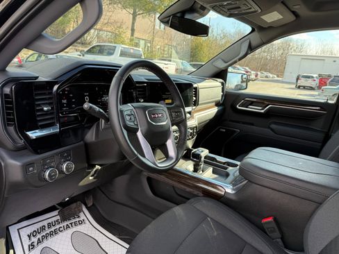 Used 2025 GMC Sierra 1500 Elevation w/ Preferred Package image 13