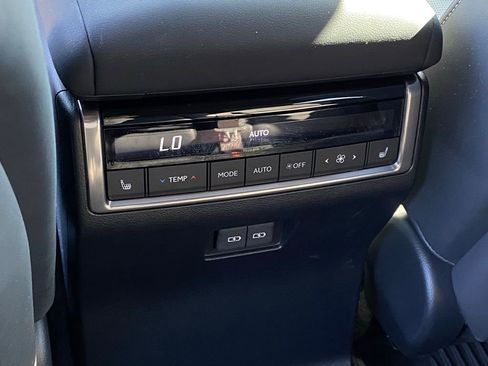 Used 2024 Lexus GX 550 w/ Accessory Package (2T) AWD/4WD image 29