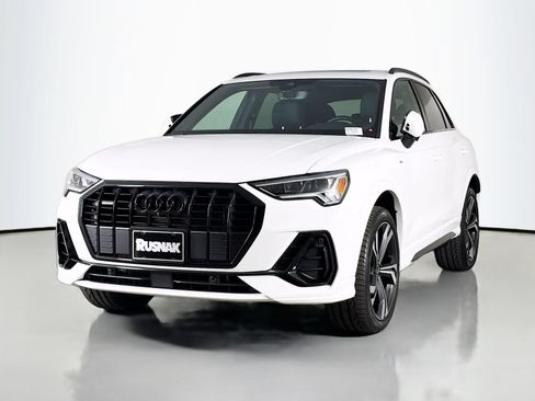 Used 2024 Audi Q3 2.0T Premium Plus w/ Premium Plus Package AWD/4WD image 3