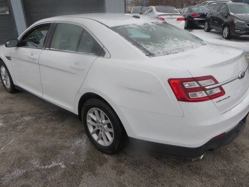 Used 2013 Ford Taurus SE image 27