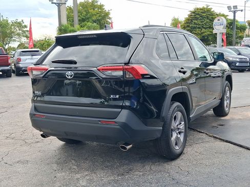 Used 2025 Toyota RAV4 XLE image 6