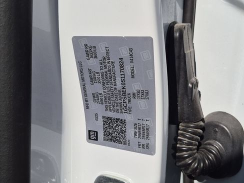 Used 2025 Chevrolet Colorado W/T RWD image 26