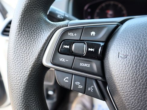 Used 2018 Honda Accord LX image 17