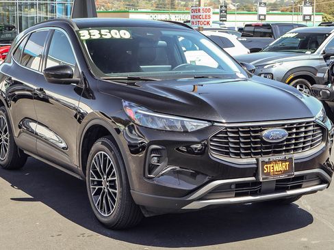 Used 2025 Ford Escape SE FWD image 19