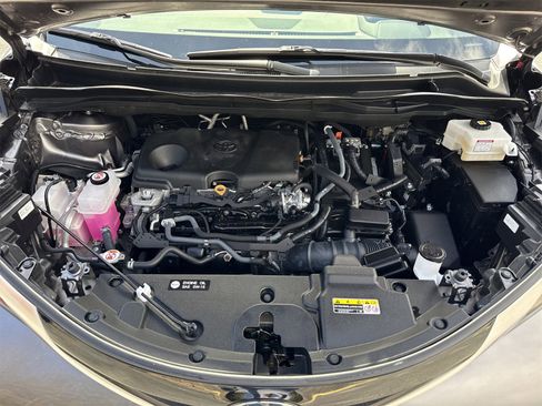 Used 2023 Toyota Sienna Platinum image 43