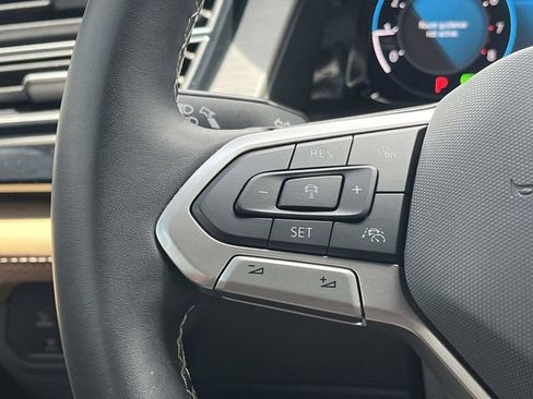 Used 2024 Volkswagen Atlas Cross Sport SE FWD image 26