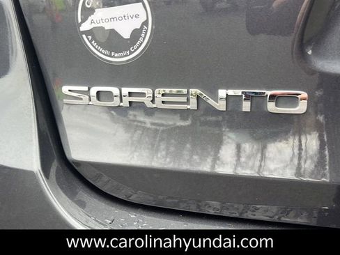 Used 2019 Kia Sorento EX image 31