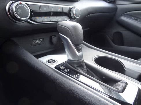 Used 2025 Nissan Altima 2.5 SV FWD image 28