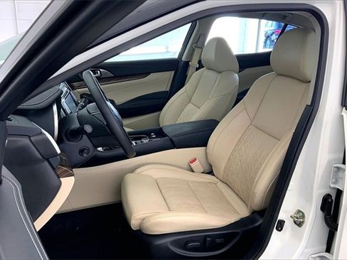 Used 2017 Nissan Maxima Platinum w/ Medallion Package image 25