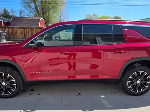 New 2026 Chevrolet Traverse LT w/ Sun and Wheel Package AWD/4WD image 4