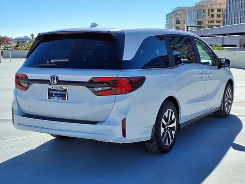New 2026 Honda Odyssey EX-L image 4