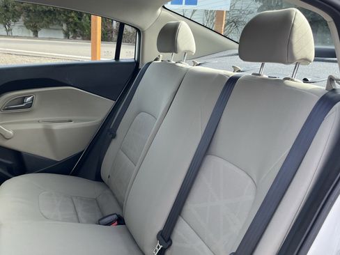 Used 2014 Kia Rio LX image 14