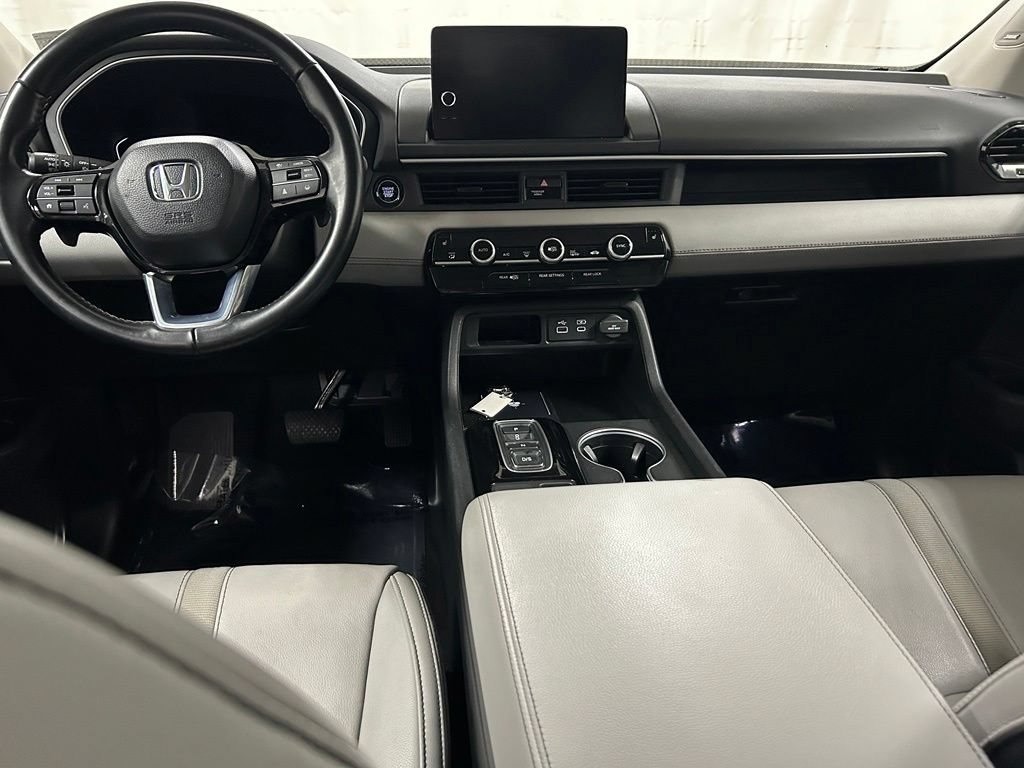 Certified 2024 Honda Pilot Touring image 16