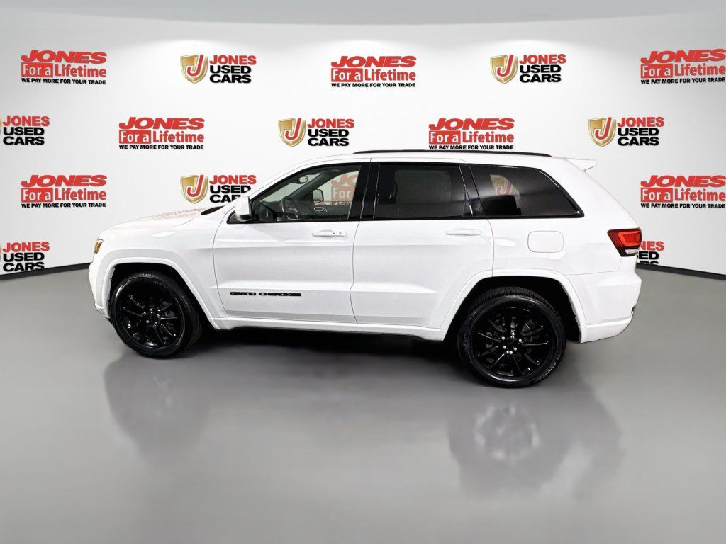 Used 2020 Jeep Grand Cherokee Altitude AWD/4WD image 15