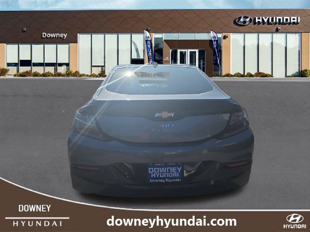 Used 2018 Chevrolet Volt LT FWD image 4