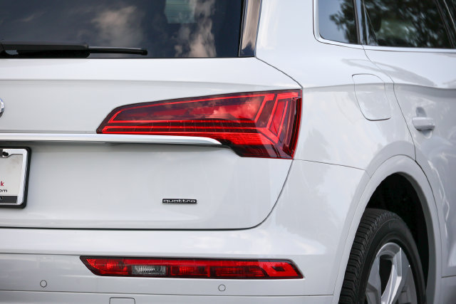 Certified 2023 Audi Q5 2.0T Premium Plus w/ Premium Plus Package AWD/4WD image 19