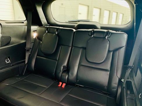 Used 2025 Ford Explorer ST image 14