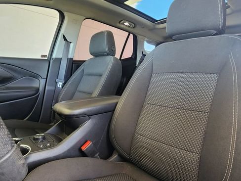 Used 2022 GMC Terrain SLE w/ Driver Convenience Package FWD image 14