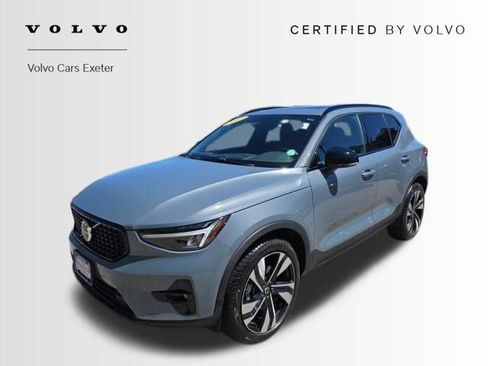 Used 2023 Volvo XC40 B5 Plus w/ Climate Package AWD/4WD image 3