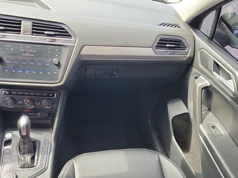Used 2021 Volkswagen Tiguan SEL w/ 3rd Row Seat Package AWD/4WD image 17