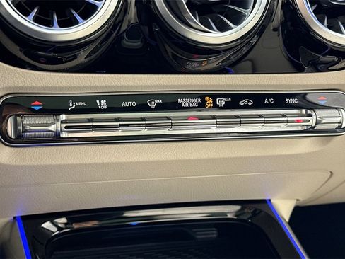 Certified 2025 Mercedes-Benz GLA 250 4MATIC image 23