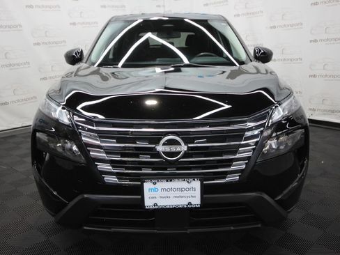 Used 2024 Nissan Rogue SV AWD/4WD image 12