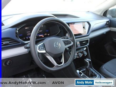Used 2024 Volkswagen Taos SE image 17