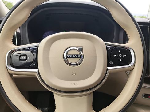 Used 2023 Volvo XC60 B5 Ultimate w/ Climate Package AWD/4WD image 10