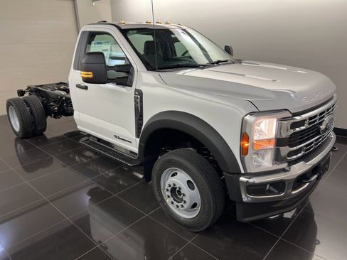 New 2025 Ford F550 4x4 Regular Cab Super Duty image 1